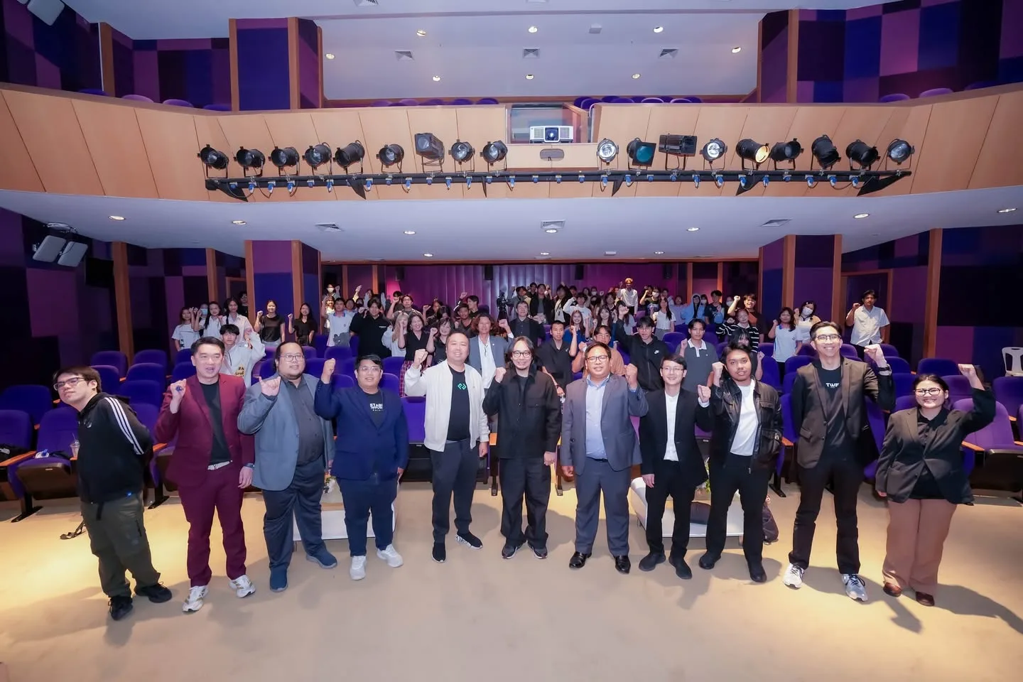 บรรยากาศผู้เข้าร่วมงานภายในห้องออดิทอเรียม อาคาร 11 มหาวิทยาลัยรังสิต